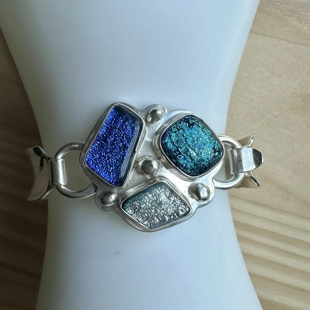 Bangle Bracelet Size 5.5 Signed Robin Foil Sim Opal Glass 925‎ Sterling 39.3g